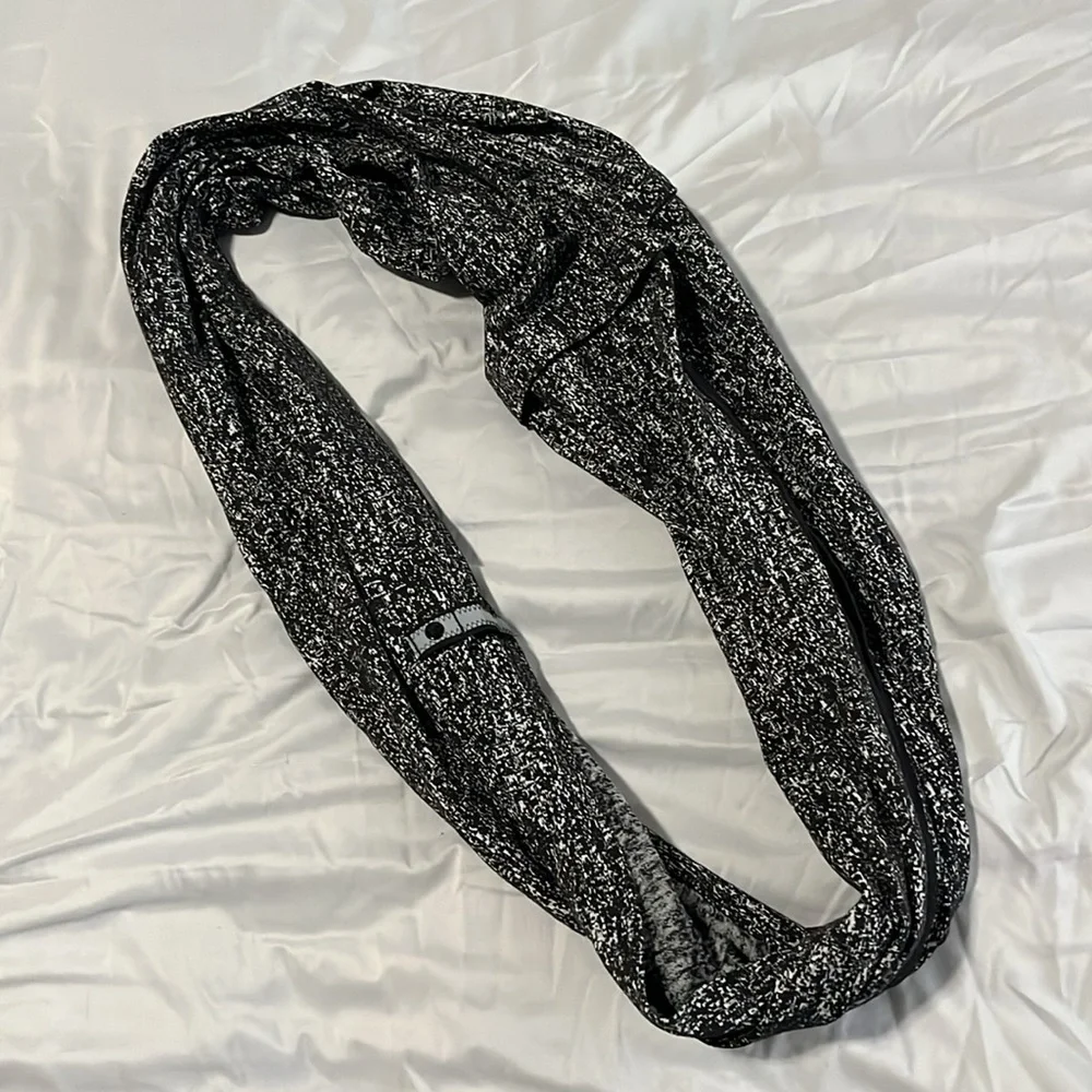 Lululemon Vinyasa Scarf - Picture 1 of 5